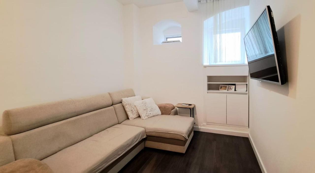 Center Apartment With Terrace And Free Parking Kaštela 외부 사진