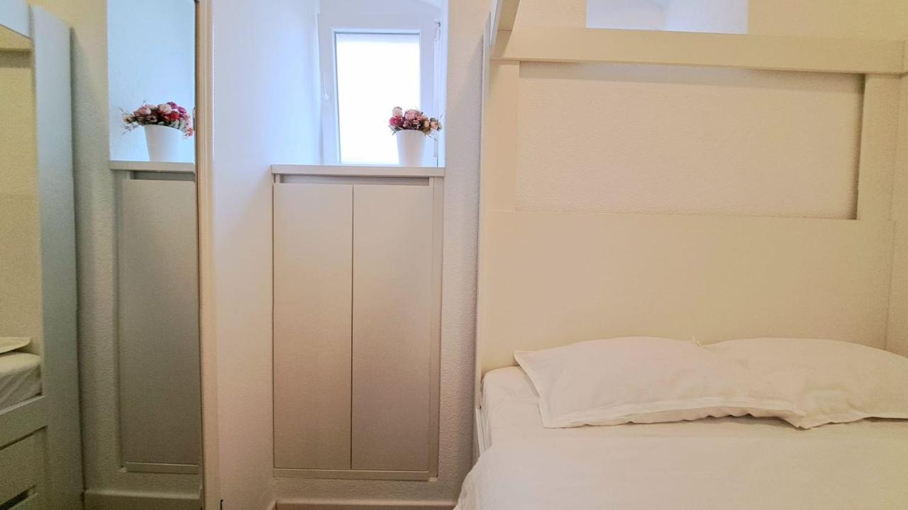 Center Apartment With Terrace And Free Parking Kaštela 외부 사진